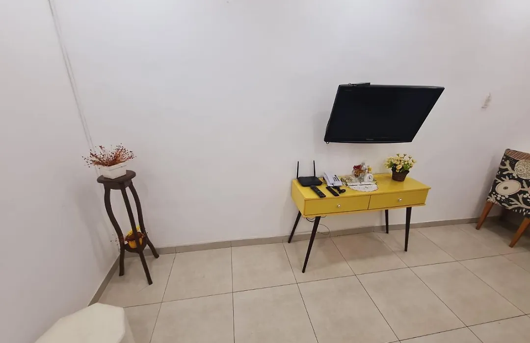 Excelente Casa Com Garagem E 3 Quartos Sendo 1 Suite Na Praia Dos Anjos A 5 Min A Pe Do Pier Dos Barcos-1